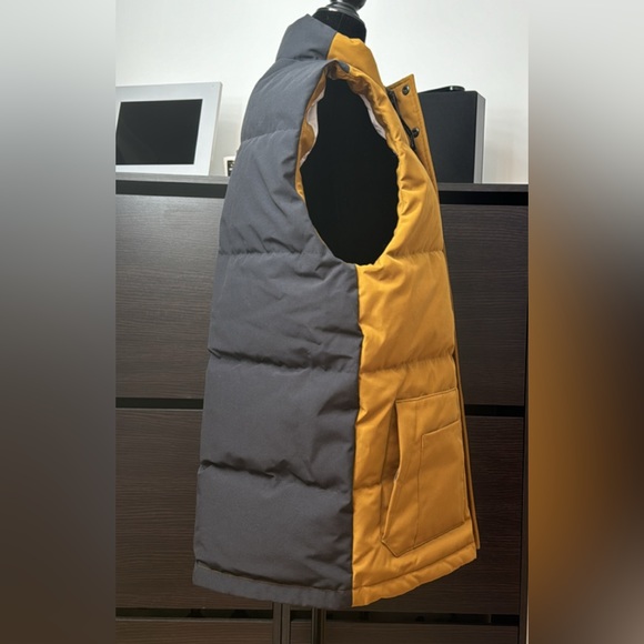 Canada Goose Regeneration Freestyle Vest - Picture 7 of 14